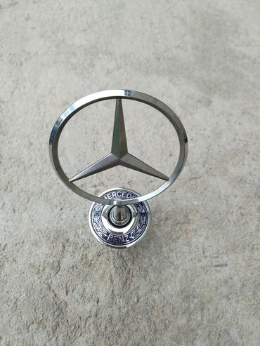 бус кузов: Значок эмблема Мерседес Бенц W211.
Прицел Mercedes Benz