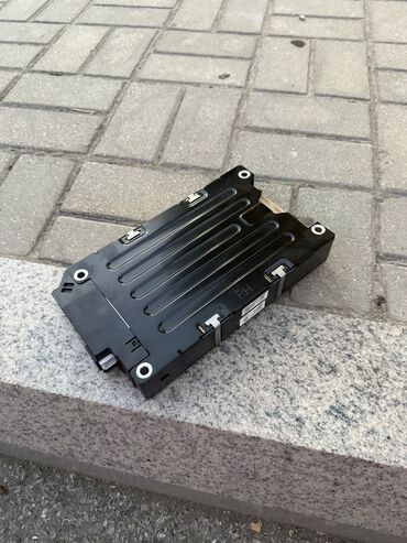 İşıqlandırma sistemləri: Hibrid avtomobiller ucun akkumlyator 12V islenmisdir. Bunlarin tezesi