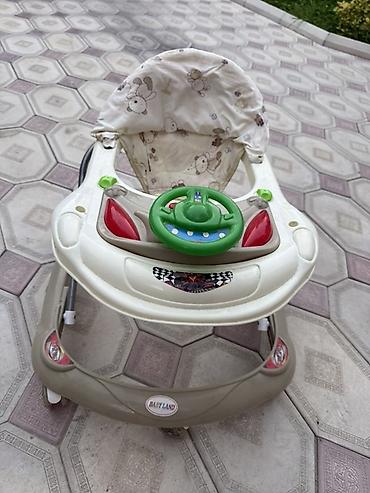 Babyland markalı uşaq yerimə arabası. Xüsusiyyətləri: - Sükan formalı