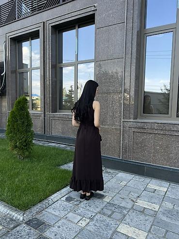 миди платье: Платье миди без рукавов с воланом по низу. - Длина: миди, до — 4