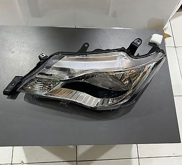 ceska farasi: Toyota Fielder ön Farası 
Toyota Fielder — 2