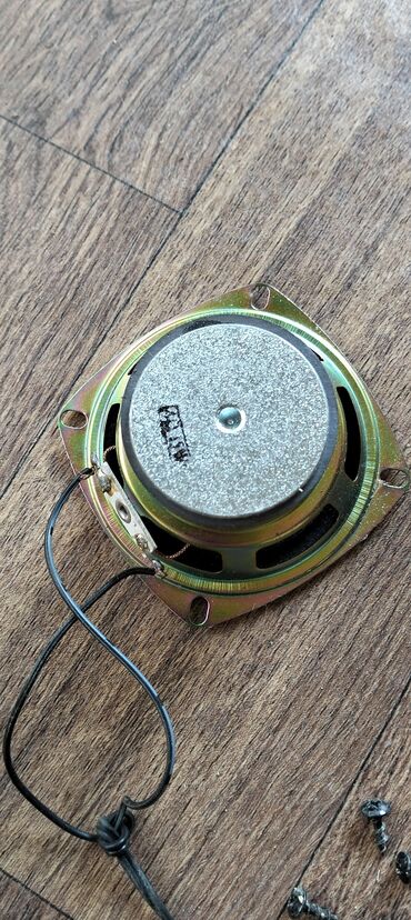 Dinamiklər və kolonkalar: Basovka sökülüb kimə ne lazmdi sa buyrub elqe saxlya biler — 4