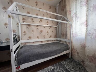 письменный стол парта для школьника: Детская - подростковая кровать-домик Отличное состояние - Каркас из