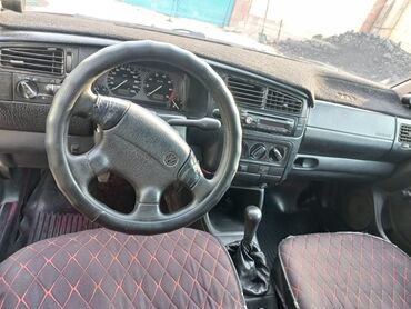 Volkswagen: Volkswagen Vento: 1994 г., 1.8 л, Механика, Бензиновая, Седан — 5