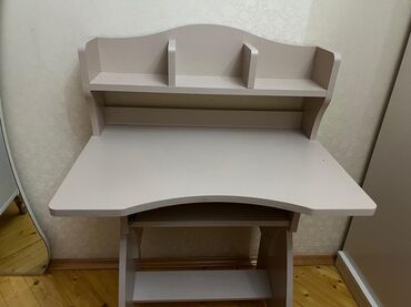 Sifarişlə mebel: Oğlan və qız üçün, Siyirməsiz, Yazı masası, Stullar ilə