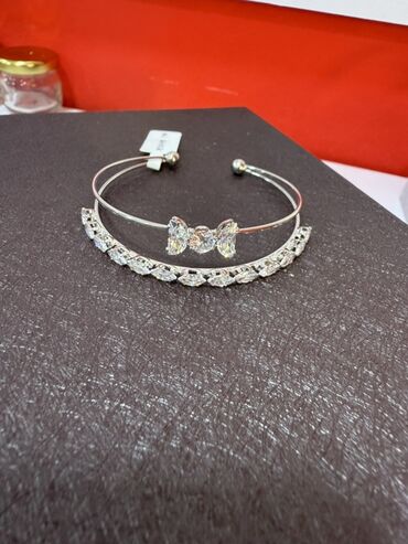 Bijuteriya dəstləri: Qadın bəzək aksesuarları – geniş seçim Məhsullar: - Qızılı tonlarda — 161