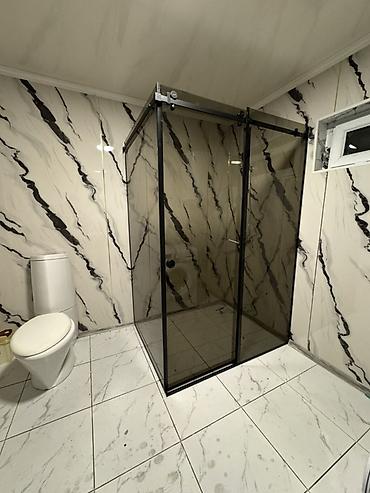 Душевые перегородки и ограждения: Душевые ограждения и перегородки из закалённого стекла на заказ. - — 6