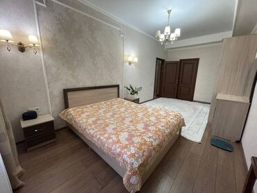 сдаётся квартира рядом рынок дордой: 4 бөлмө, 136 кв. м, Элитка, 12 кабат, Евроремонт
