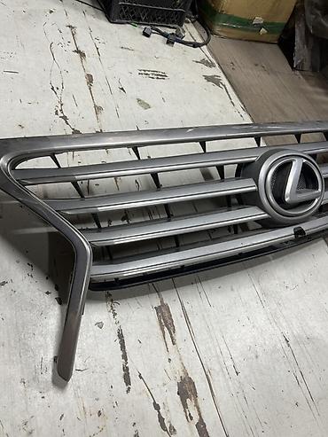 lexus 570: Решетка радиатора Lexus 2012 г., Б/у, Оригинал — 2