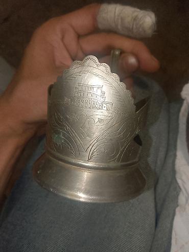 Əntiq əşyalar: Satılır: 2 ədəd köhnə kolleksiya əşyası 1) İdman medalının bəzək — 3