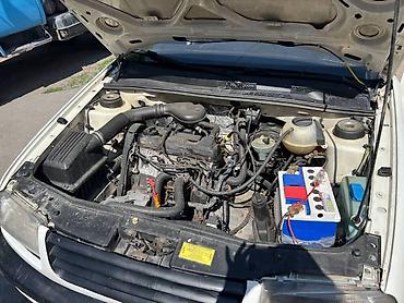 Транспорт: Volkswagen Vento: 1993 г., 1.8 л, Механика, Бензин, Седан — 6