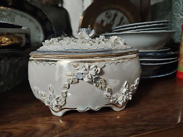 sandiq: Porcelain qab – dekorativ qutu/kupə - Material: incə porselen - — 1