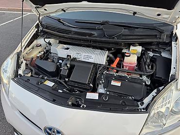 byd e9 1: Toyota Prius: 2015 г., 1.8 л, Вариатор, Гибрид, Седан — 10