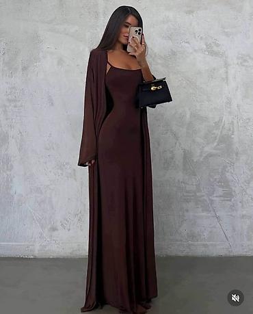 patike walkmaxx: Haljina: 2500 dinara 
Ogrtac: 2700 dinara 
Komplet: 3600 dinara — 3