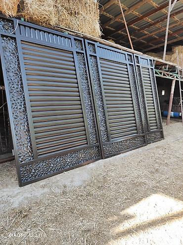 Распашные ворота: Металлические ворота с декоративными элементами и секциями — 20