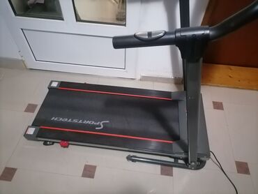 Trake za trčanje: Traka za trčanje Sportstech F10 - Kompaktna električna traka sa — 2