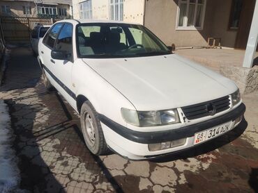 Volkswagen: Volkswagen Passat: 1994 г., 1.8 л, Механика, Бензин, Седан