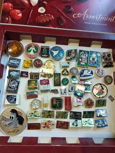 Значки, ордена и медали: ПРОДАЮ Значки СССР от 50 до 300 сом за 1 значек. Цены уточняйте