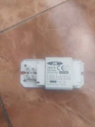 Spot lampalar: Yerləşdirilən məhsul: Daxili spot işıq (tavan üçün) Təsvir: - Tavan — 10