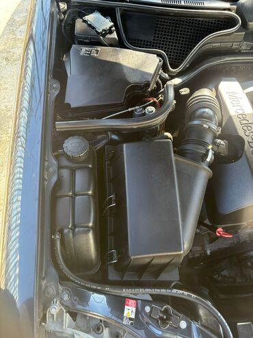 Mercedes-Benz: Mercedes-Benz E-Class: 2.4 l | 1998 il Sedan — 12