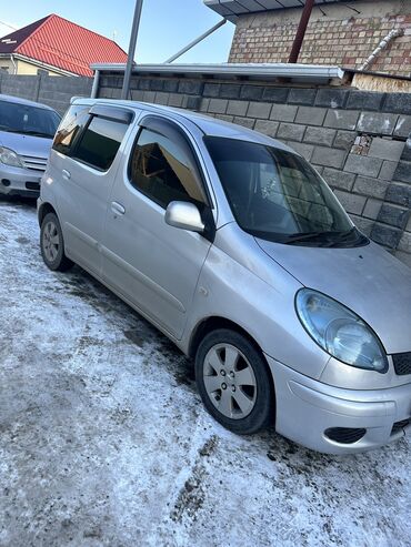 терано 1: Toyota Funcargo: 2004 г., 1.5 л, Автомат, Бензин, Седан