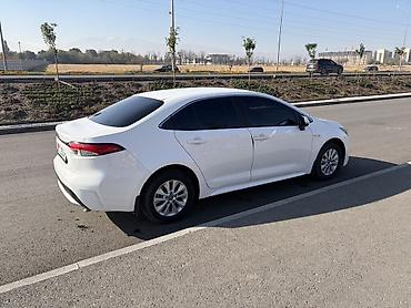 Продажа авто: Toyota Corolla: 2023 г., 1.8 л, Автомат, Гибрид, Седан — 5