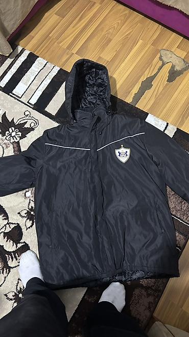 bomber kurtka: Qarabağ FK kapüşonlu üst geyimi Razmer:xl - Rəng: qara - Ön hissədə — 1