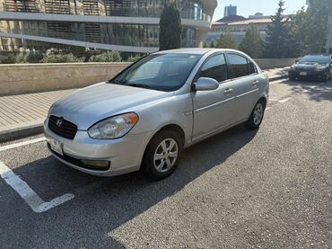 Hyundai Accent: 1.4 l | 2008 il Sedan