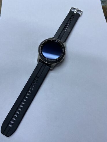 часы и серьги: Продаю часы Самсунг галакси R800 оригинал потерял зарядку а так