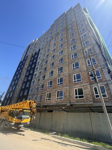 продаю 3 комнатную кв: 1 комната, 45 м², Элитка, 13 этаж, ПСО (под самоотделку)
