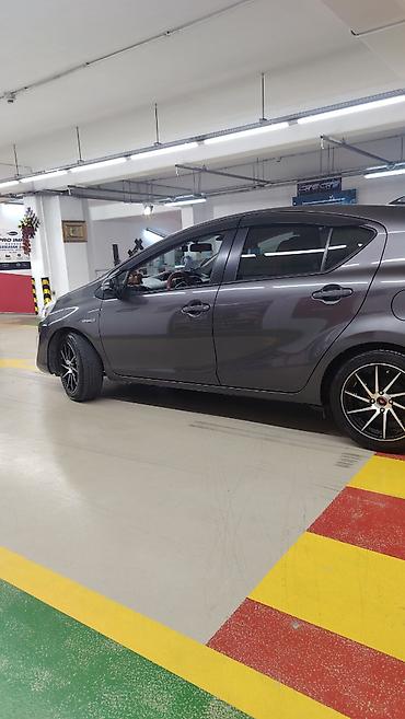 Toyota: Toyota Aqua: 1.5 l | 2015 il Hetçbek — 1