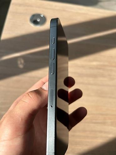 Apple iPhone: IPhone 15 Pro, Black Titanium — 3