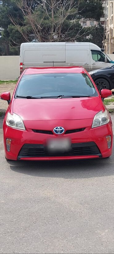 тайота приус: Toyota Prius: 1.8 l | 2015 il