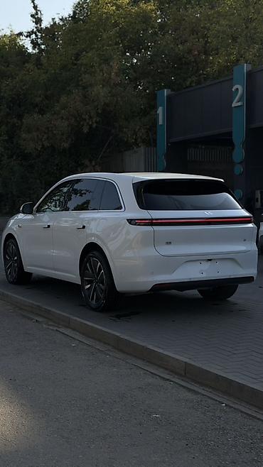6 мес: Lixiang L6: 2025 г., 1.5 л, Автомат, Гибрид, Кроссовер — 2