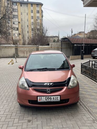 Honda: ПРОДАЮ HONDA FIT год:2004 объем двигателя 1.3 Без карфакса Салон