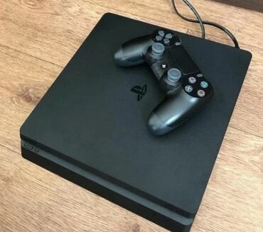 джойстик плейстейшен: PlayStation 4 slim 500gb. в черном цвете, состояние отличное