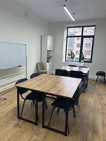 аудитория: Кабинет Для тренингов В бизнес центре, 21 м², Промежуточный этаж, Долгосрочно, Почасово, С оборудованием — 8
