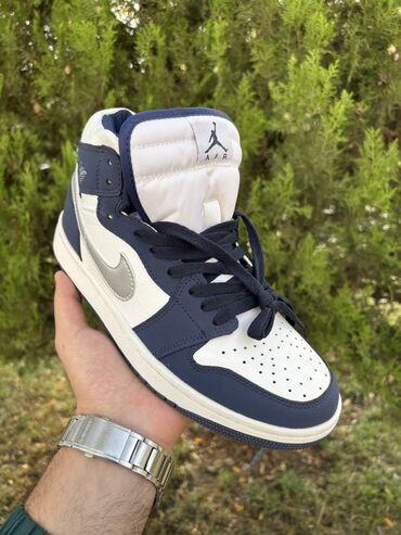 ходунки 2 в 1: Məhsul: Nike Air Jordan 1 Mid (navy/ağ/gümüş) - Rəng: tünd lacivərt