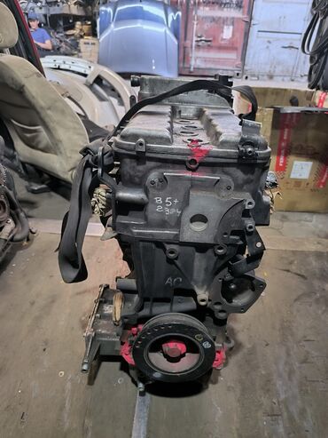 коробка пассат: Бензиндик кыймылдаткыч Volkswagen 2003 г., 2.3 л, Колдонулган, Оригинал, Жапония