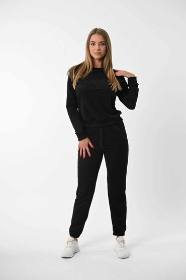 Gornji i donji deo: Ženske komplet trenerke u više boja. Vezen znak. Po super ceni od na lalafo.rs — 3 Gornji i donji deo: Ženske komplet trenerke u više boja. Vezen znak. Po super ceni od — 3