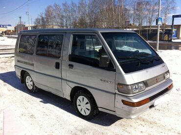 Mitsubishi: Mitsubishi L300: 1994 г., 2.4 л, Механика, Бензин, Бус