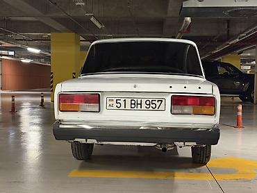 polkalı disk: VAZ 2107 “Classic” sedan - Kuzov: 4 qapılı, ağ rəng, sadə və düz — 2