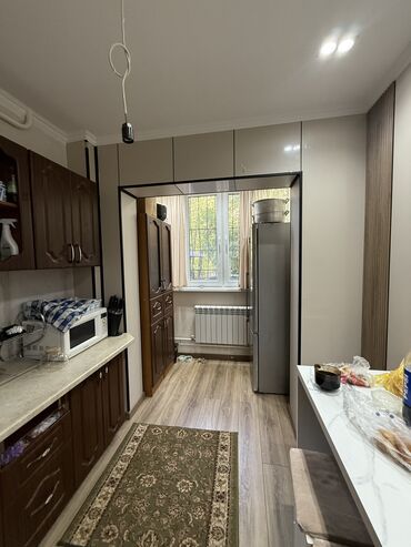 сдаю квартиру в центре города: 3 комнаты, 61 м², 106 серия, 1 этаж, Евроремонт