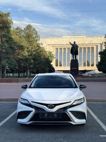сиена машина: Toyota Camry: 2021 г., 2.5 л, Автомат, Бензин, Седан