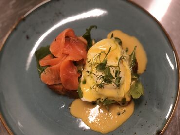 Повара: Шеф повар богатый опыт работы более 12 лет. Работал в Москве элитных — 8