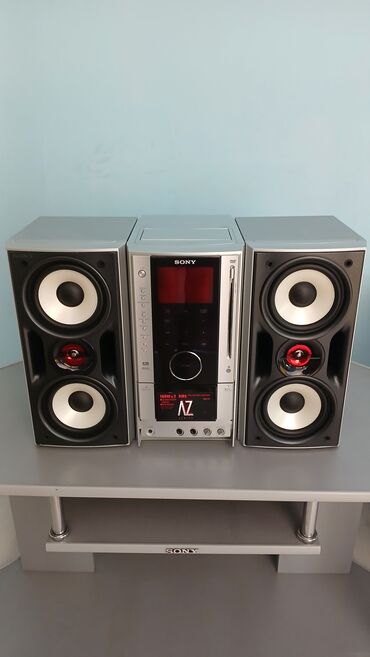 Динамики и колонки: Продаю музыкальный центр. Sony в рабочем состоянии радио и кассеты