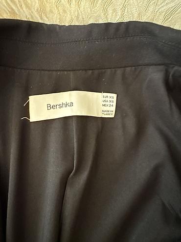 pencəy: Bershka qadın blazer - Rəng: qara - Ölçü: XS (EUR XS / USA XS / MEX — 3