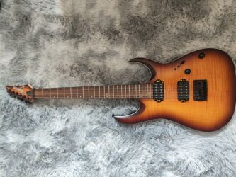 накамерный микрофон: Ibanez RGA42FM-DEF
2 хамбакера, возможность переключения на сингл