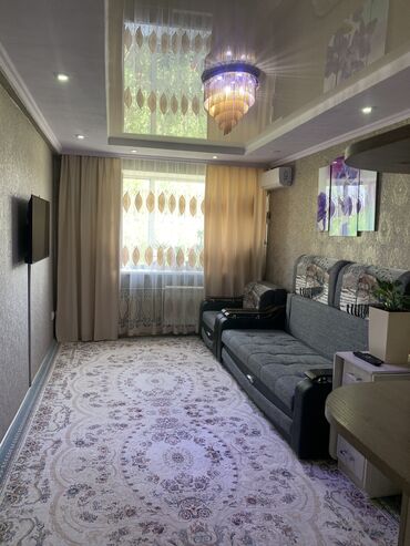 угловой диван раздвижной: 1 комната, 36 м², Индивидуалка, 4 этаж, Евроремонт