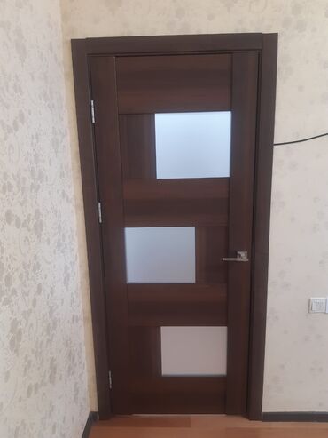 Otaq qapıları: Qapı 2 ededi biri 55 azn satılır ❗ heç bir poblemi yoxdur ünvan